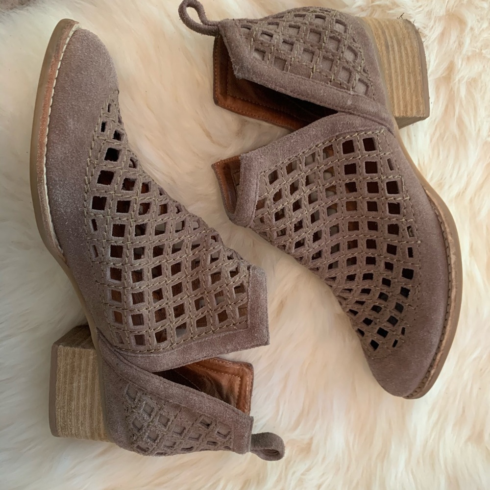 Jeffrey Campbell Taggart Taupe Suede 7.5
